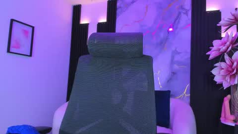 Lesly  online show from September 2025 03:44:01 AM