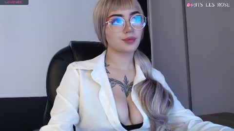 Snapshot of lessboobs_gh chatting on June 2026 02:11:02 AM Less online show from June 2026 02:11:02 AM