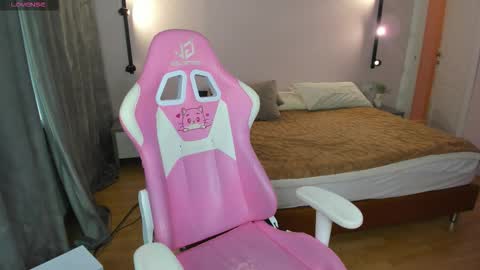 Lesya  online show from November 2025 09:18:02 AM