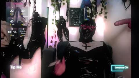 Julian Mask online show from October 2025 11:11:01 AM