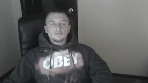 Snapshot of lev1ngston chatting on January 2025 02:27:01 AM lev1ngston online show from January 2025 02:27:01 AM