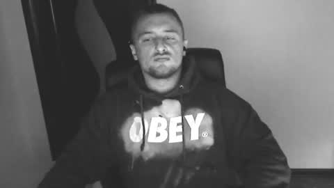 Snapshot of lev1ngston chatting on October 2025 11:48:02 PM lev1ngston online show from October 2025 11:48:02 PM