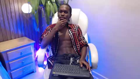 Levi Mackie online show from August 2026 08:00:01 PM