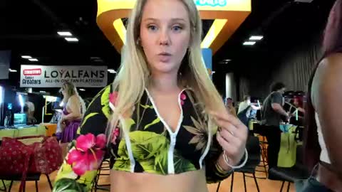 Lexi online show from June 2026 10:14:02 PM