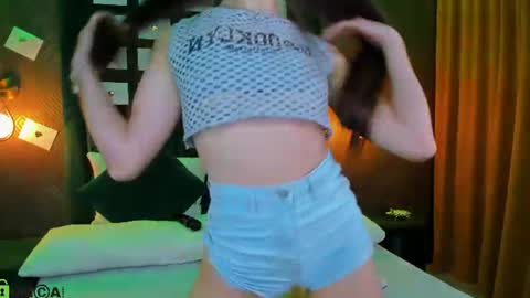 Snapshot of lexi_split chatting on July 2026 02:03:01 AM Lexi GTM2 MonWedThurSatSun 1000am-400pm online show from July 2026 02:03:01 AM