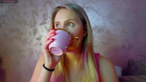 LEXXY online show from February 2026 06:00:02 AM