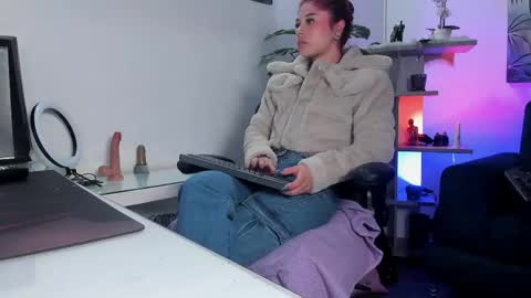 Snapshot of lexietaylor chatting on May 2026 12:11:02 PM Lexie online show from May 2026 12:11:02 PM