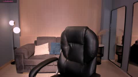 Lexie  online show from February 2026 06:47:02 PM