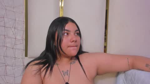 lexy and mia online show from December 2025 03:06:01 PM