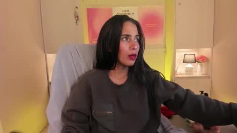 L I A  online show from February 2026 04:18:02 AM