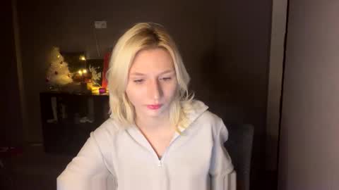 Leya online show from December 2025 07:53:01 PM