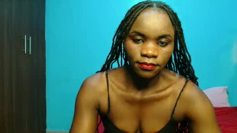 Snapshot of leyla_maya chatting on October 2025 01:53:01 PM Maya online show from October 2025 01:53:01 PM