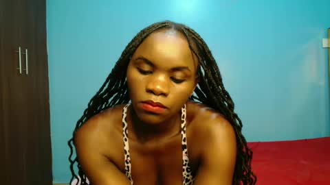 Snapshot of leyla_maya chatting on October 2025 03:54:01 PM Maya online show from October 2025 03:54:01 PM