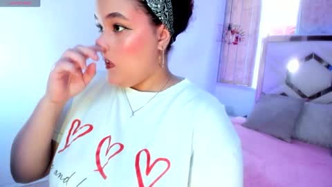 Snapshot of leyla_zr chatting on May 2026 05:44:01 PM leyla_zr online show from May 2026 05:44:01 PM