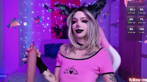 Snapshot of leylanoir_02 chatting on December 2025 02:36:02 PM LEA online show from December 2025 02:36:02 PM