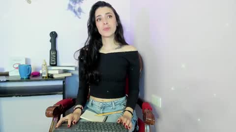 Leyna online show from February 2025 08:58:02 PM