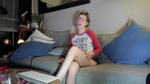 Hornystonerchick online show from December 2024 03:27:02 AM