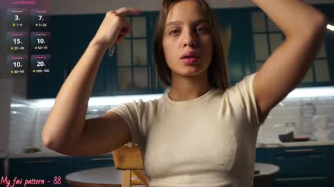 Snapshot of li_queen_ chatting on December 2024 08:11:01 AM Hey Im Alexa tg online show from December 2024 08:11:01 AM