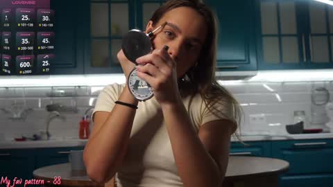 Snapshot of li_queen_ chatting on December 2024 01:49:02 PM Hey Im Alexa tg online show from December 2024 01:49:02 PM