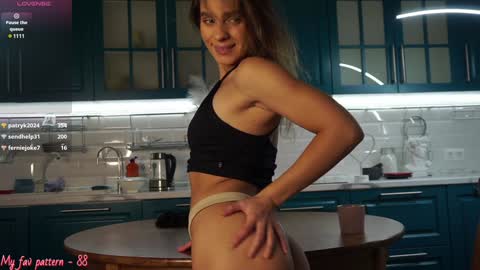 Snapshot of li_queen_ chatting on December 2024 11:22:02 AM Hey Im Alexa tg online show from December 2024 11:22:02 AM