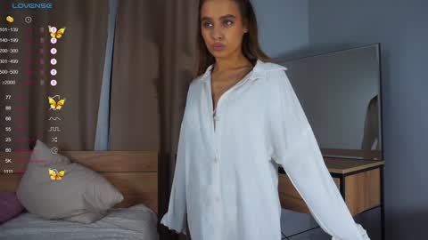 Snapshot of li_queen_ chatting on January 2025 01:54:01 PM Hey Im Alexa tg online show from January 2025 01:54:01 PM