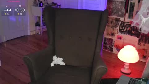 lia_grl online show from November 2025 02:50:01 AM