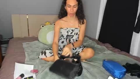 Kabroncita online show from November 2025 04:18:01 AM