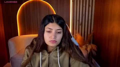Snapshot of lia_queen_tx chatting on May 2026 03:02:02 AM Online 1400 - 2100 online show from May 2026 03:02:02 AM