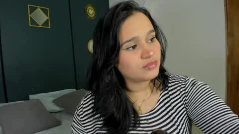 Lia  online show from April 2026 02:33:01 AM