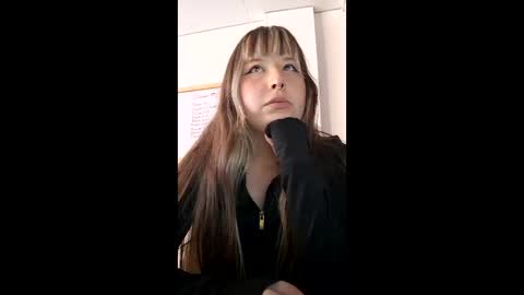 Snapshot of liaa_key chatting on May 2026 10:04:01 PM Karol online show from May 2026 10:04:01 PM