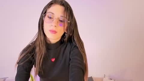 Lia  online show from December 2025 01:38:02 PM