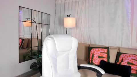 Snapshot of liaamoon_ chatting on June 2026 12:18:02 PM Lia online show from June 2026 12:18:02 PM