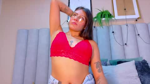 L I A   online show from April 2026 02:42:02 AM