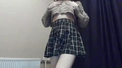 Julia  online show from February 2026 07:10:01 PM