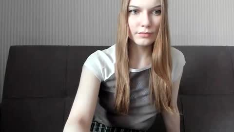 Snapshot of liabanny chatting on April 2026 01:06:01 PM Julia online show from April 2026 01:06:01 PM