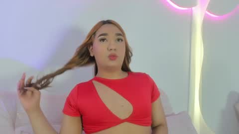 Snapshot of liacampbell__ chatting on May 2026 08:38:02 PM La online show from May 2026 08:38:02 PM