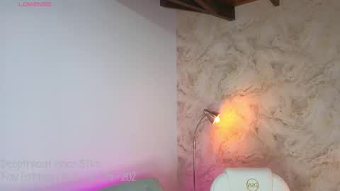 Lia Cox online show from November 2025 03:32:02 AM