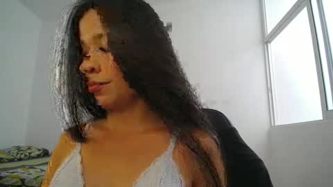 Snapshot of liadulce_ chatting on January 2025 04:00:02 PM Lia online show from January 2025 04:00:02 PM