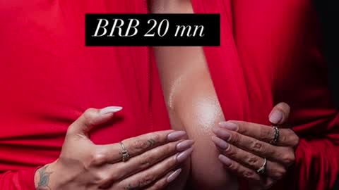 Snapshot of liah_v chatting on January 2025 11:22:02 PM Liah online show from January 2025 11:22:02 PM