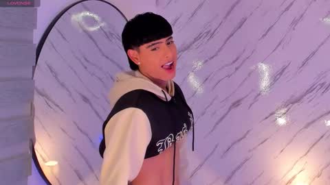 Liam online show from February 2025 09:09:01 PM