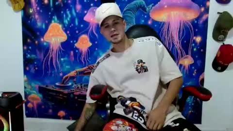Snapshot of liam_andres12 chatting on July 2026 09:53:01 PM Andres online show from July 2026 09:53:01 PM