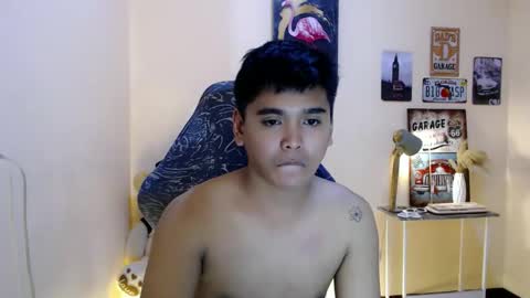 liam_anthonyxx online show from October 2025 05:15:02 PM