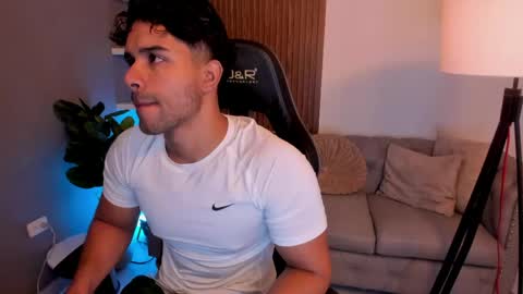 Snapshot of liam_colliins chatting on May 2026 11:59:02 AM Liam Collins online show from May 2026 11:59:02 AM