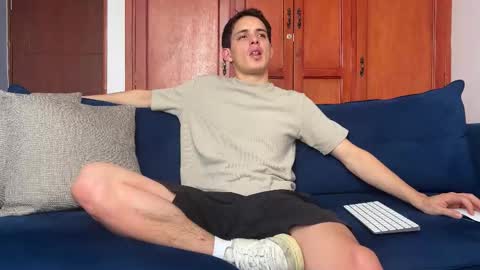 Liam online show from November 2025 04:31:02 PM