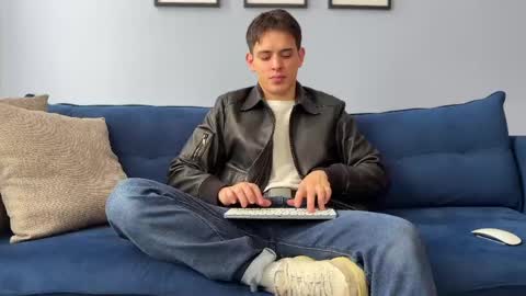 Snapshot of liam_enzho chatting on April 2026 03:59:02 PM Liam online show from April 2026 03:59:02 PM