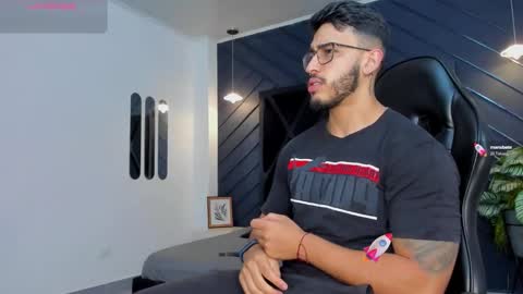 LIAM KLEIN online show from October 2025 11:21:02 AM