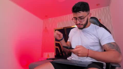 LIAM KLEIN online show from November 2025 11:24:02 AM