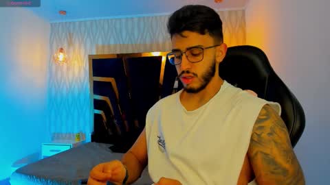 LIAM KLEIN online show from December 2025 11:25:02 AM