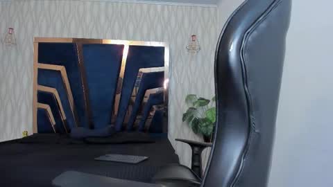 LIAM KLEIN online show from February 2026 08:27:01 PM