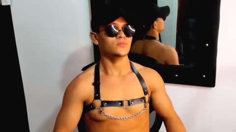 liam_knight online show from October 2025 02:34:01 AM